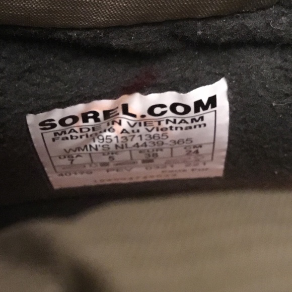 Sorel green pink boots - Picture 3 of 14